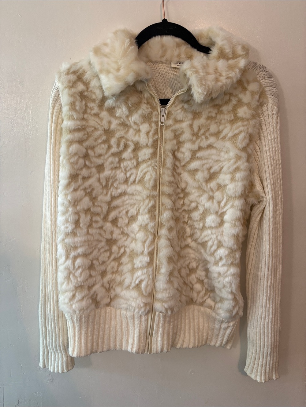 Cream Faux Fur Zip-Up Jacket with Ribbed Sleeves